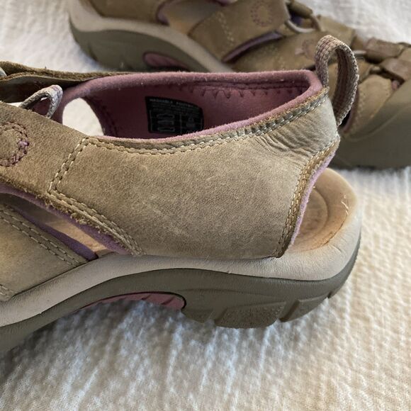 Keen Newport Women’s Size 10 Closed Toe Sandals Walking Beach Adjustable Bungee - Picture 4 of 16